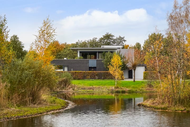 Zandweegbree 4 in Wolvega foto