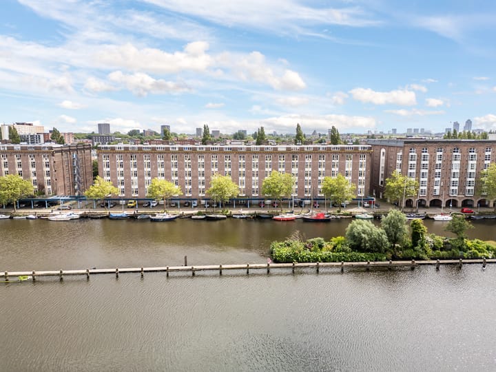 Zeeburgerkade 370 in Amsterdam foto