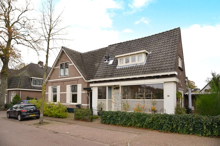 Zeeweg 48 in Huizen foto