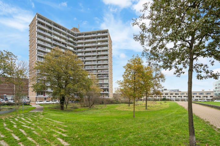Zeewijkplein 2 in IJmuiden foto