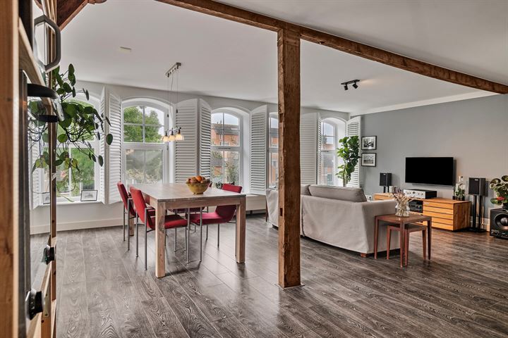 Zestienhovensekade 33D in Rotterdam foto