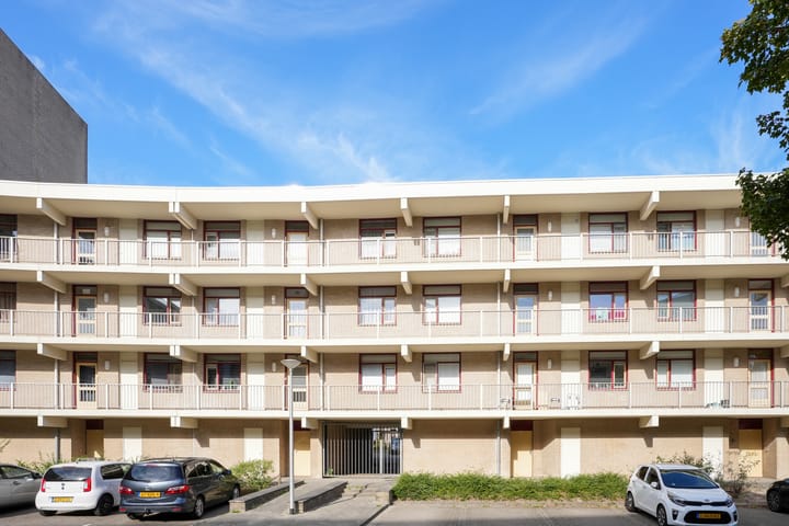 Zeswegenlaan 235 in Heerlen foto