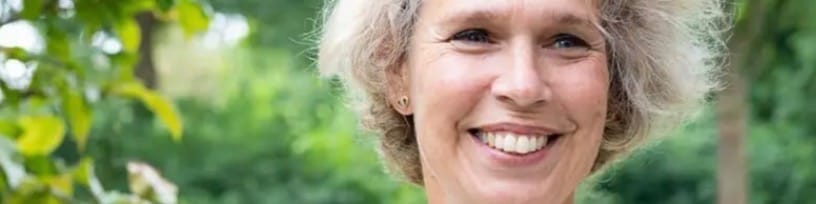 Kantoorfoto Zij is de makelaar