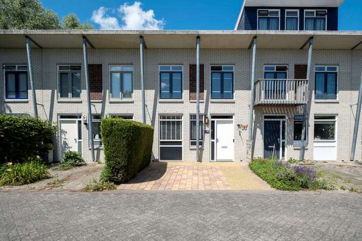 Zonland 107 in Groningen foto