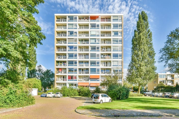 Zonnesteinhof 45 in Amstelveen foto
