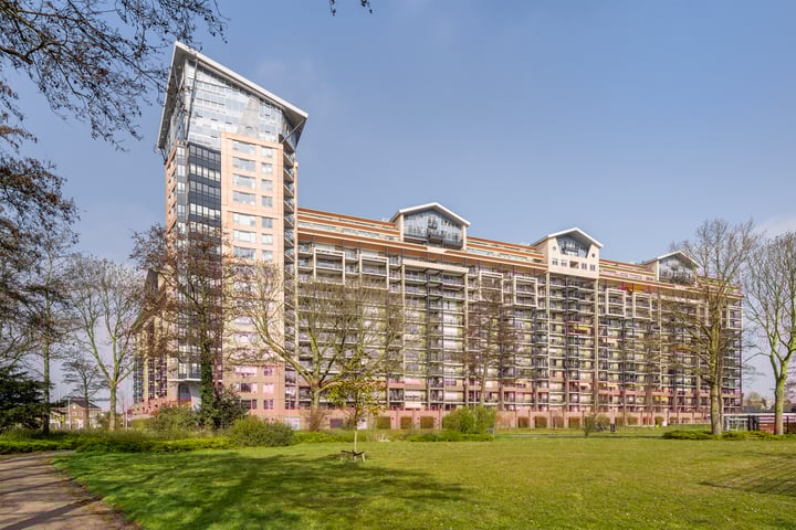 Zonnesteintoren 28 in Zwijndrecht foto