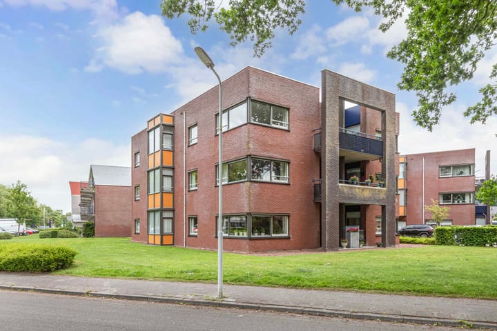 Zonneweide 19B in Surhuisterveen foto