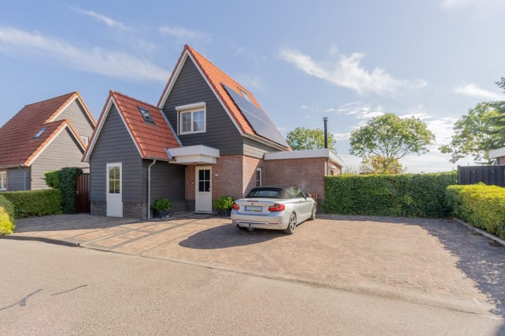 Zuiddijk 61a-121 in Oude-Tonge foto