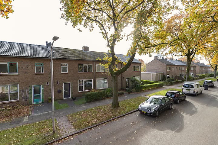 Zuidenveld 72 in Assen foto