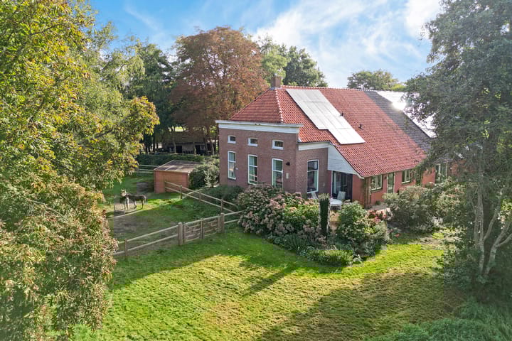 Zuiderdiep 498 in Valthermond foto