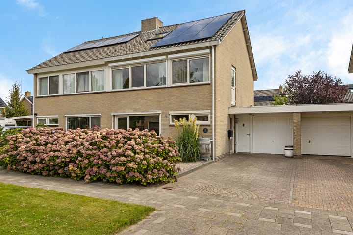 Zuiderveldstraat 26 in Joure foto