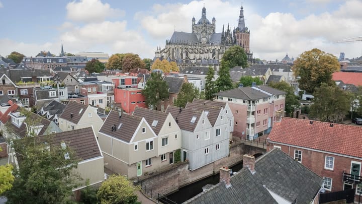 Zusters van Orthenpoort 16 in 's-Hertogenbosch foto