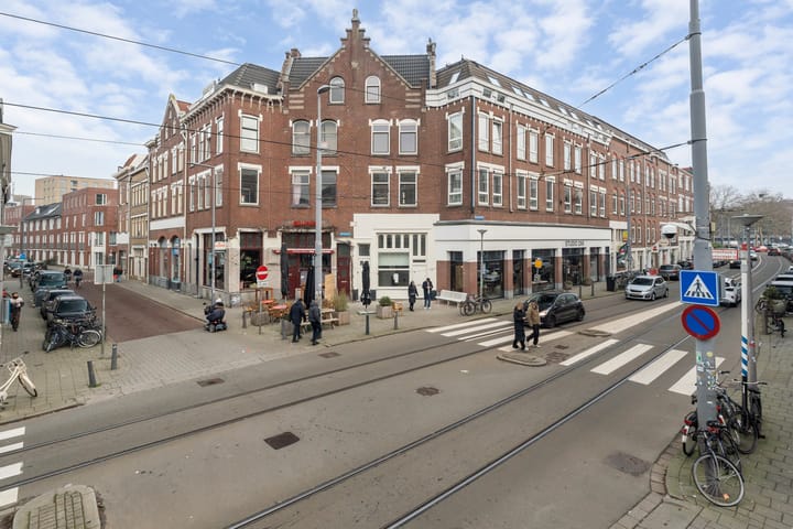 Zwaanshals 252B in Rotterdam foto