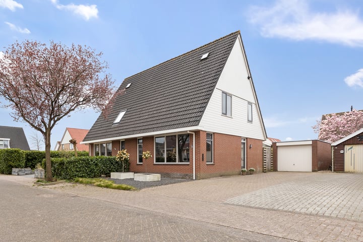 Zwaluw 4 in Bedum foto