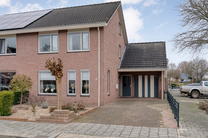 Zwaluw 48 in Staphorst