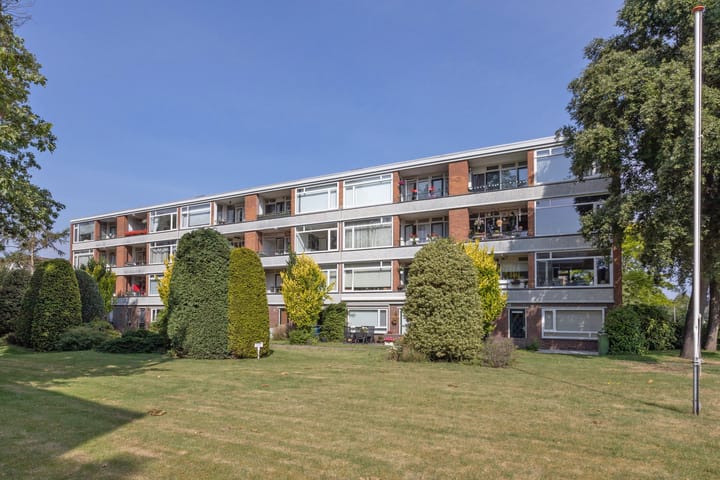 Zwaluwlaan 4 in Bussum foto