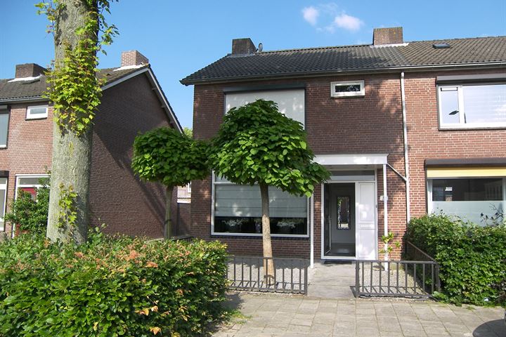 Zwaluwstraat 23 in Oosterhout foto