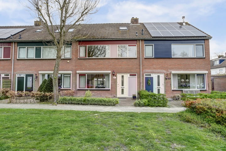 Zwaluwweg 14 in Enkhuizen foto