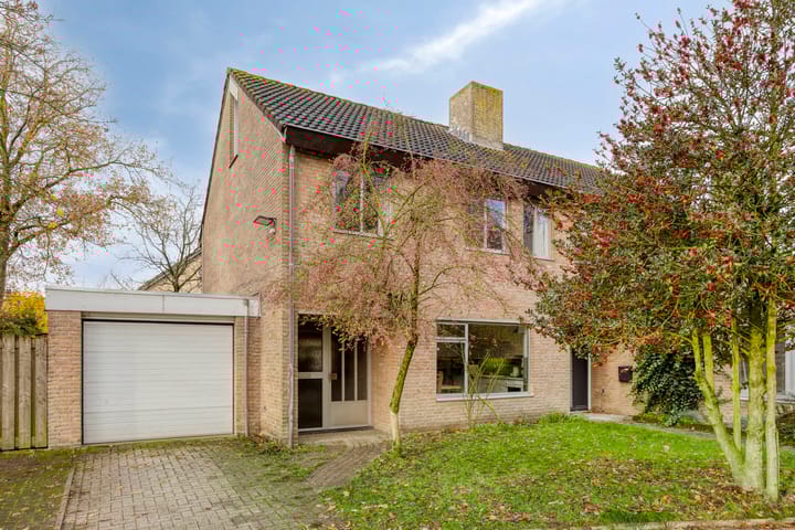 Zwanendreef 32 in Aarle-Rixtel foto