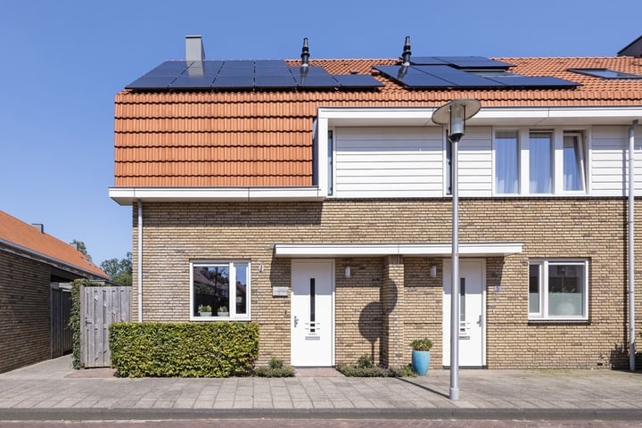 Zwedenstraat 3 in De Lier foto