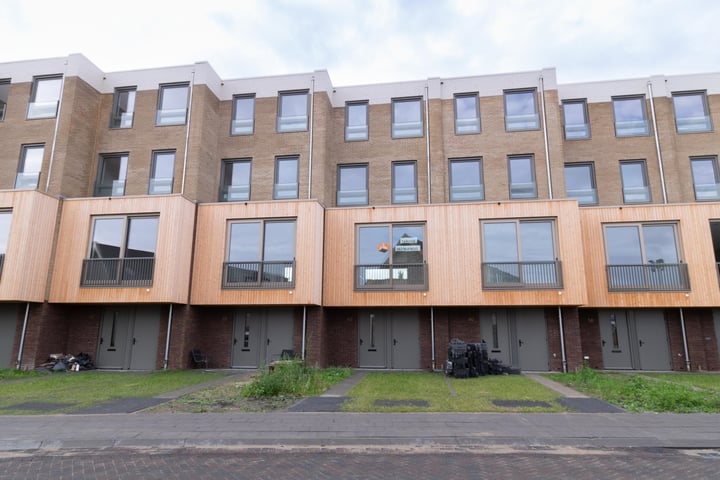 Zwembaan 62 in Vlaardingen foto