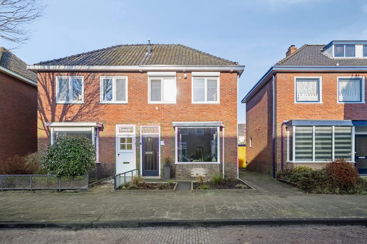 Zweringweg 56 in Enschede foto