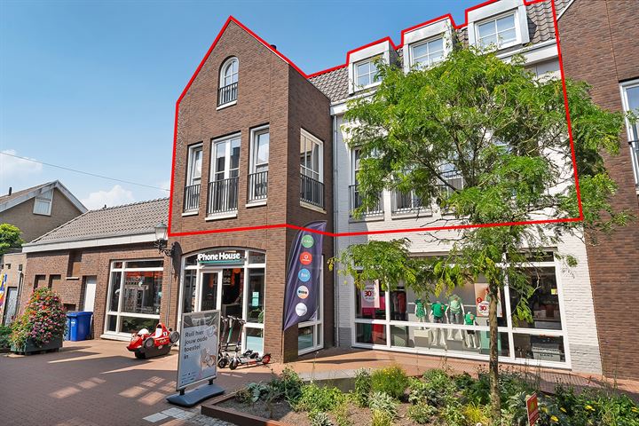 11 April Plein 24 in Ommen foto