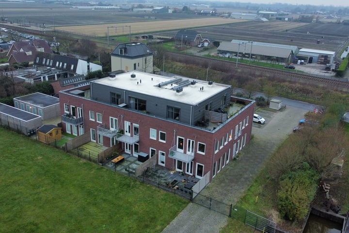 1e Loosterweg 42U in Hillegom foto