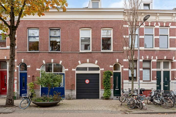 1e Pijnackerstraat 99A in Rotterdam foto