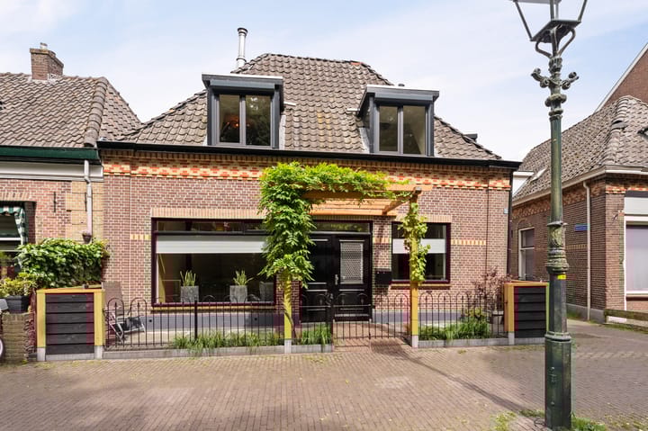 2e Ebbingestraat 33 in Kampen foto