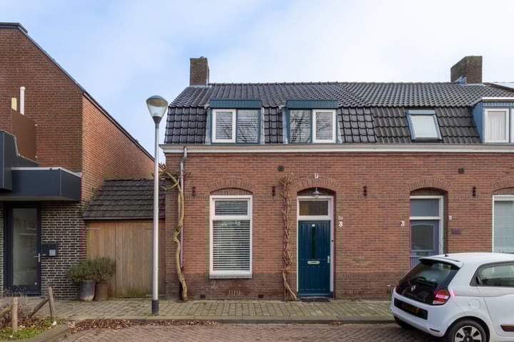 3e Haagstraat 108 in Helmond foto