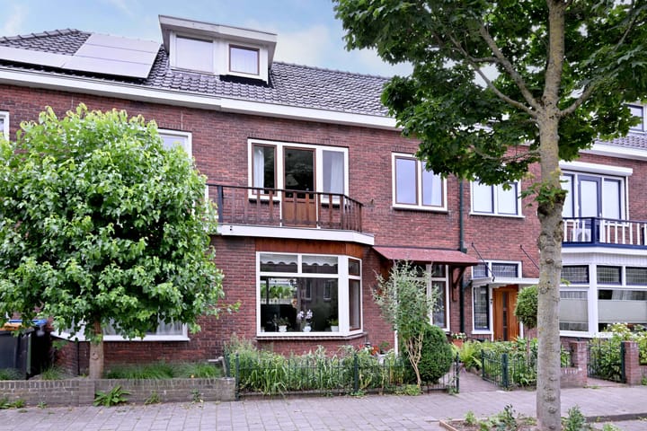 A.J. Duymaer van Twiststraat 36 in Deventer foto