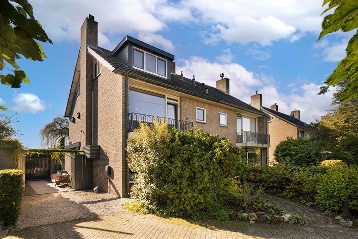 Aagje Dekenlaan 229 in Bussum foto