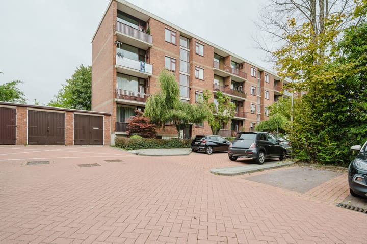 Aagje Dekenstraat 12C in Spijkenisse foto