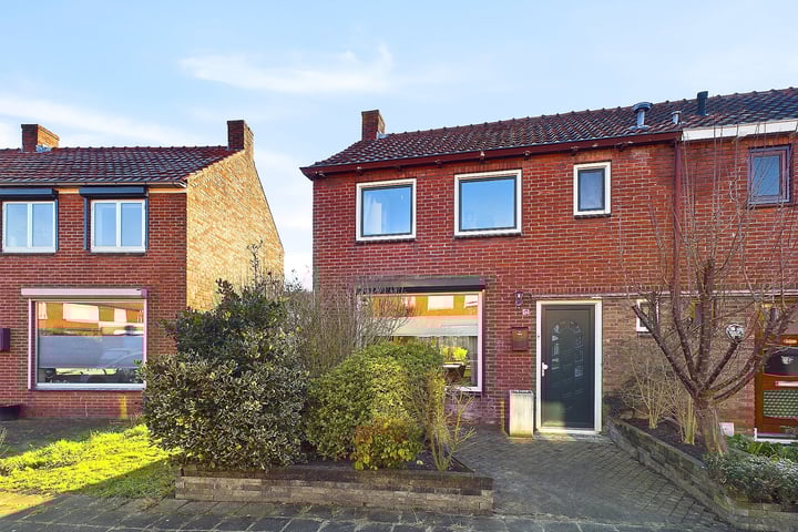 Aagje Dekenstraat 15 in Terneuzen foto