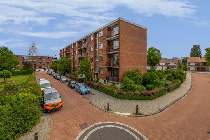Aagje Dekenstraat 6B in Spijkenisse foto