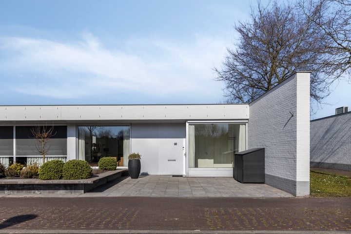 Aalsumstraat 27 in Tilburg foto