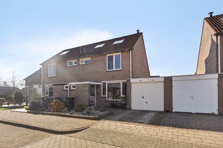 Aaltje Noordewierstraat 10 in Hengelo