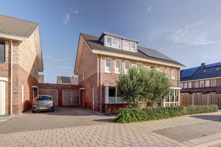 Aardbeivlinder 125 in Tiel