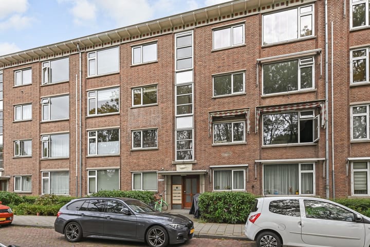 Aart van der Leeuwkade 114 in Voorburg foto