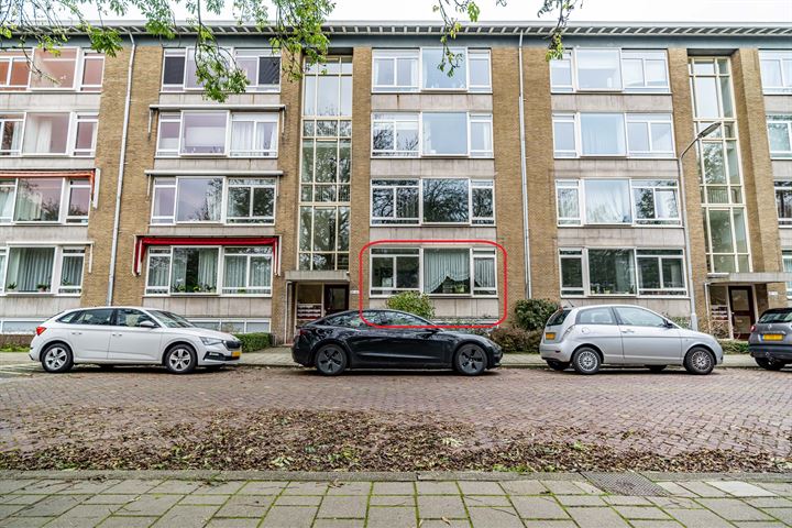 Aart van der Leeuwkade 55 in Voorburg foto