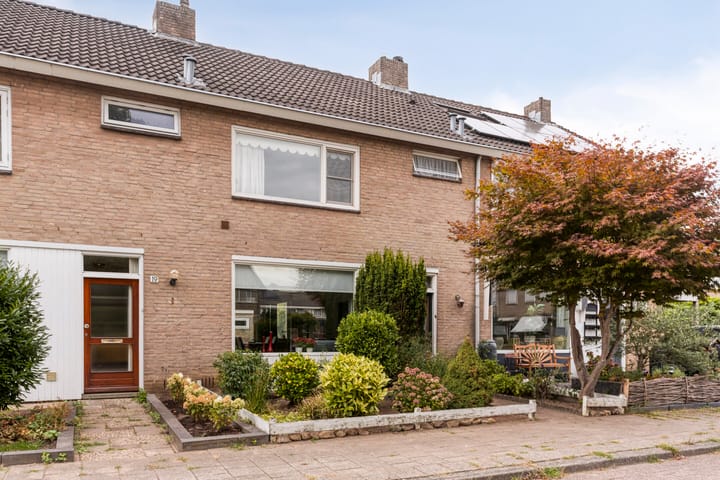 Aart van der Leeuwstraat 21 in Hengelo foto