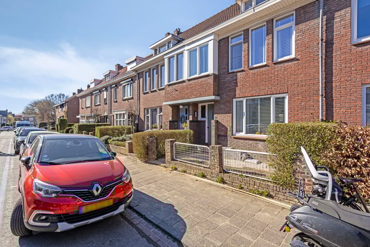 Aarweg 6 in Heerlen foto