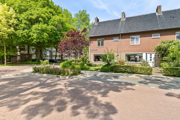 Abdij van Egmondstraat 49 in Tilburg foto