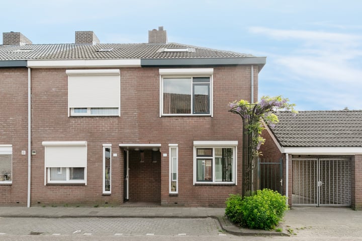 Abraham Kuijperstraat 60 in Tilburg foto
