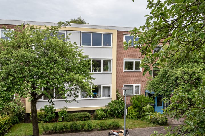 Abraham Kuyperlaan 73 in Groningen foto