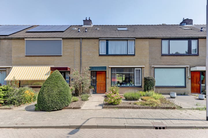 Abraham Kuypersingel 34 in Zwijndrecht foto
