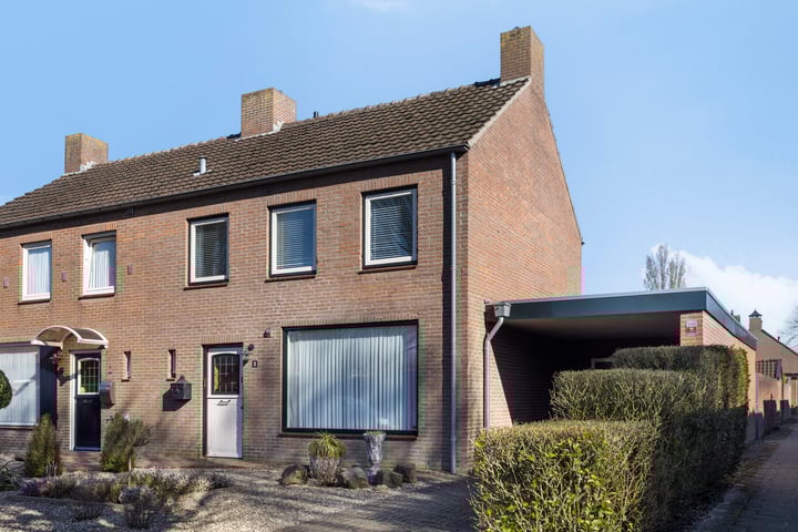 Abt Moorsstraat 2 in Heeswijk-Dinther foto