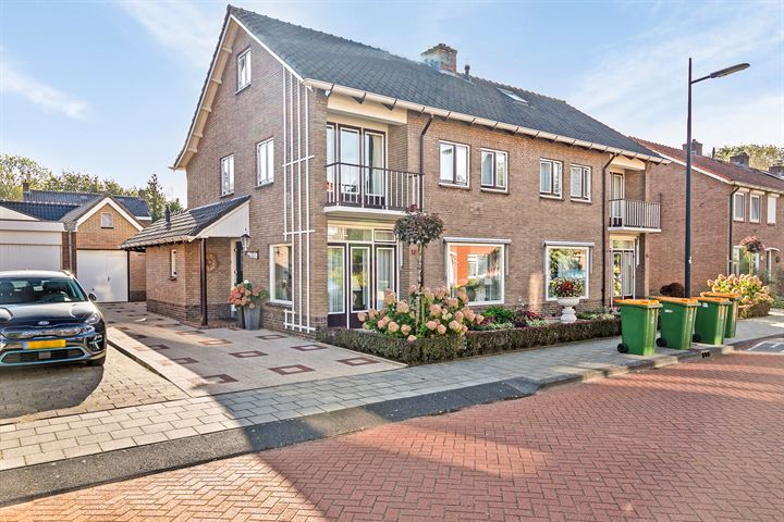 Acacialaan 13 in Veenendaal foto