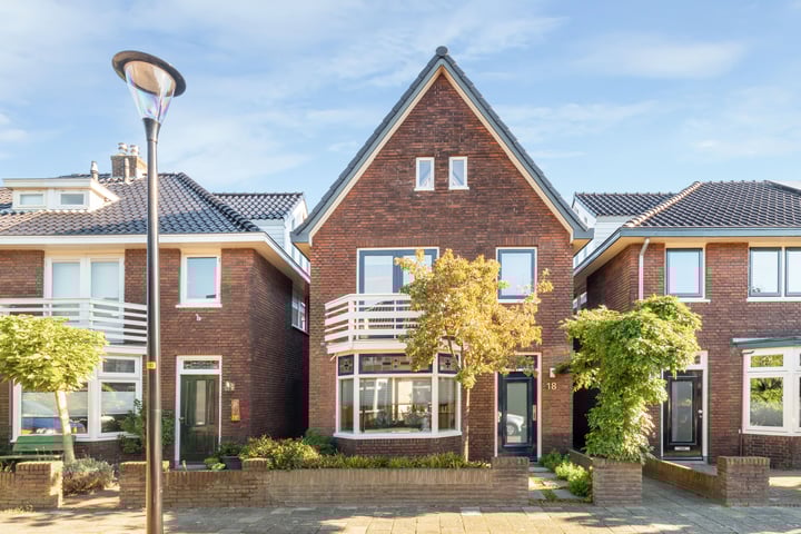 Acacialaan 18 in Beverwijk foto